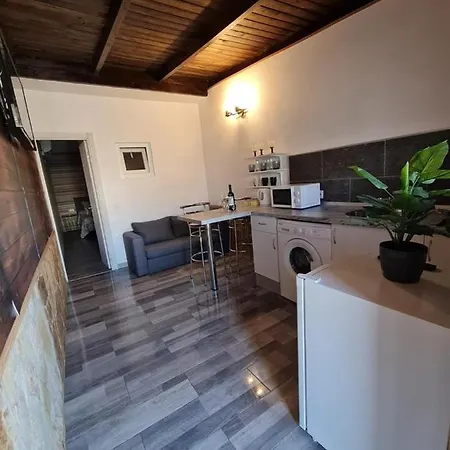 Izannau * טרחלחו