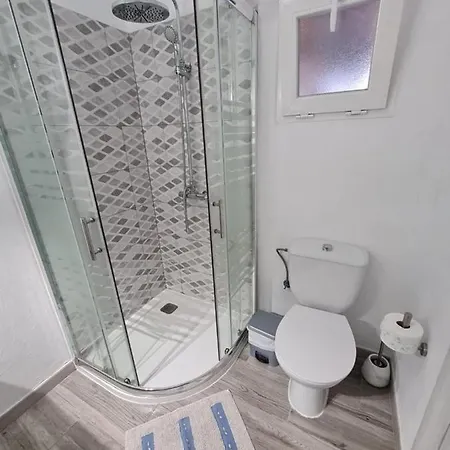 Izannau Apartment *